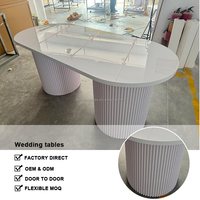 Moderner weißer ovaler Acryl-Bankett tisch für Braut-Bräutigam Neuankömmling Esszimmer möbel für Event-Party-Dekoration