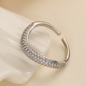 Anello di zircone in oro 18K di lusso in rame di lusso di moda placcato per donne dal Design unico con regalo Souvenir di fascia alta - Product Image 5