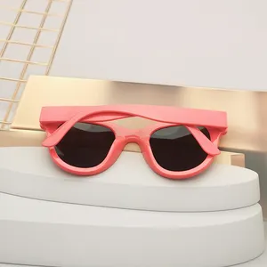 2024 Venta al por mayor UV400 Gafas de Sol para niños Forma ovalada Colorido Color sólido brillante Diseñador personalizado Gafas de bebé para niños y niñas