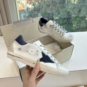 รองเท้าวิ่งผู้หญิงแฟชั่นปี 2026 หนังแท้ ระบายอากาศได้ดี เพิ่มความสูงแบบซ่อน สายรัดแบบผูก รองเท้าผ้าใบพื้นเรียบ ลายพรางวินเทจ - Product Image 2