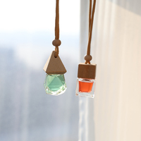 Pendentif parfum aromathérapie huile essentielle Vente en gros Bouteille en verre Désodorisant pour voiture Diffuseur de parfum Bouchon à vis Intérieur de voiture