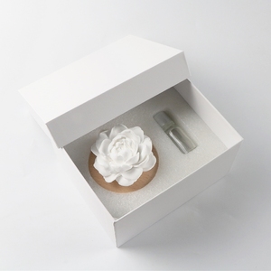 Ambientador de yeso aromático de cerámica a base de madera perfumado hecho a mano en stock, fragancia para el hogar, difusor de aceite esencial de flor de porcelana - Product Image 5