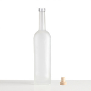 Vide sur mesure étiquette givré Vodka Gin glace vin Whisky bouteille <span class=keywords><strong>verre</strong></span> <span class=keywords><strong>50cl</strong></span> 70cl 75cl Tequila bouteille en <span class=keywords><strong>verre</strong></span> 700ml avec bouchon en liège - Product Image 1