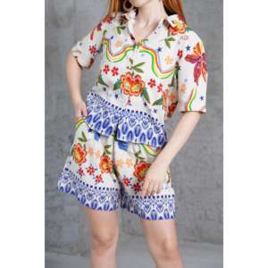 Conjunto de Dos Piezas para Mujer en Color Beige, Shorts de Lino y Top Estampado - Venta al por Mayor - Product Image 6