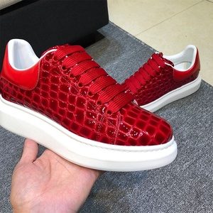 Chaussures de luxe haut de gamme pour femmes, baskets Mqqueen respirantes, baskets tendance personnalisées, chaussures de course de marque célèbre pour hommes - Product Image 3