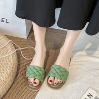 Nouvelles chaussures d'été en gelée pour femmes Chaussures plates à la mode pour femmes Pantoufles en caoutchouc PVC souple Sandales de plage