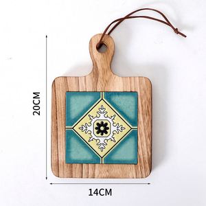 Al por mayor: Soportes para ollas de madera maciza artesanal, estilo vintage con tallado Feng Shui, decorativos, aislantes del calor, también usables como posavasos. - Product Image 3
