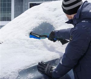 Brosse à neige multifonctionnelle pour voiture avec pelle amovible, grattoir à glace, matériau ABS/PP, 293g, légère, pour dégivrage et élimination de la glace - Product Image 4