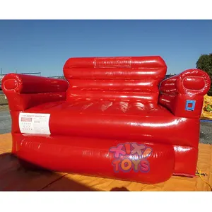 西溪玩具定制引人注目的巨大的红色充气切斯特菲尔德沙发，充气舒适椅子模型的购物中心