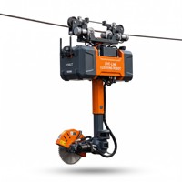 Robot de coupe aérienne à bras standard pour l'opération de coupe des branches des lignes électriques
