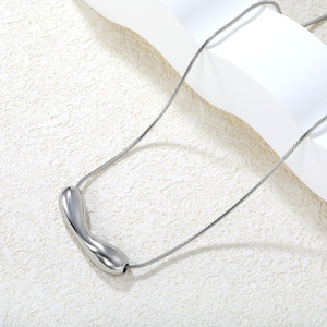 Collar con colgante de lágrima de acero inoxidable, joyería minimalista de moda en oro y plata para mujer, accesorio elegante para uso diario - Product Image 3