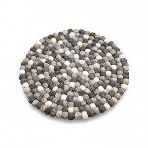 Posavasos Redondo en Tonos Naturales de 22cm con Diseño de Bola de Fieltro para Mesa - Product Image 2