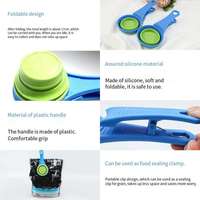 Cuillère à nourriture pour animaux de compagnie pliable 3-en-1 avec clip de fermeture de sac et tasse en silicone rétractable pour l'alimentation des chiens et des chats - Vente en gros