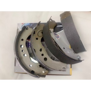 Plaquettes de frein à tambour arrière Smart 451 4514230108 en métal avec matériau de friction pour remplacement - Product Image 1