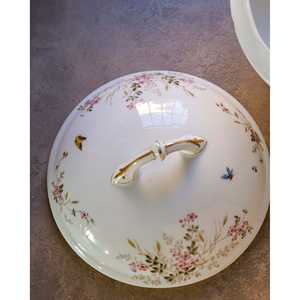 Soupière en porcelaine de Limoges blanche Daniele F. avec motif de fleurs de printemps, vaisselle - Product Image 6