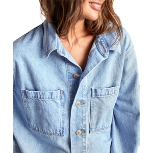 Chemisier en jean oversize classique à col boutonné et poches plaquées pour femme, manches longues, qualité supérieure - Product Image 4