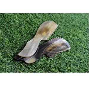 Peine de Cuerno de Búfalo de la Mejor Calidad, Hecho a Mano, Accesorio para el Cuidado del Cabello con Calidad de Salón, Disponible a un Precio Razonable - Product Image 1