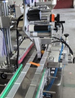Machine d'étiquetage haute précision à 3 côtés/sur le dessus pour emballages cosmétiques, applicateur de plateaux, machine d'étiquetage