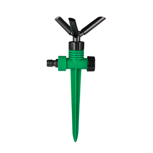 Aspersor Subterráneo de Plástico Ajustable 360° con Engranaje para Riego de Césped y Jardín, Set de Inserción para Jardín - Product Image 3