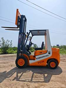 Montacargas TCM FD25 de 2.5 Toneladas de Segunda Mano en Buen Estado, Motor Japonés, Elevación Hidráulica, Desplazador Lateral, Mástil de Dos Etapas - Product Image 4