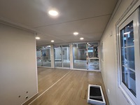 Casa Contenedor Modular Prefabricada Moderna, Techo Plano Desmontable, Estructura de Acero Prefabricada, Ventanas de Aluminio, Villa o Apartamento