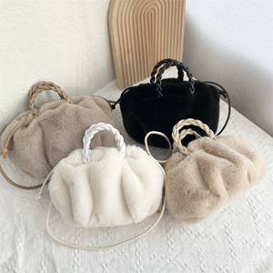 Nouveau <span class=keywords><strong>sac</strong></span> en peluche hiver femmes mode sacs à main nuage <span class=keywords><strong>fausse</strong></span> <span class=keywords><strong>fourrure</strong></span> <span class=keywords><strong>sac</strong></span> à main mode décontracté femmes <span class=keywords><strong>sac</strong></span> à bandoulière moelleux <span class=keywords><strong>sac</strong></span> - Product Image 2