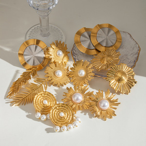 Boucles d'oreilles pendantes Yueli Fashion en alliage de zinc doré, motif fleur et feuille, ensemble de bijoux de fête - Product Image 3