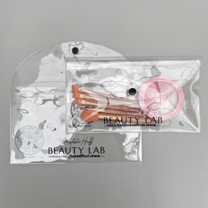 Sacchetti trasparenti in PVC di plastica con <span class=keywords><strong>chiusura</strong></span> <span class=keywords><strong>a</strong></span> <span class=keywords><strong>scatto</strong></span> in vinile richiudibile in PVC colorato trasparente personalizzato sfuso - Product Image 3