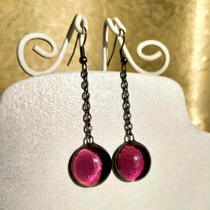 Boucles d'oreilles en résine faites à la main MN EXPORTS, perles naturelles, bijoux élégants en époxy pour femmes, légères, tendance, design personnalisé, pour soirée - Product Image 4