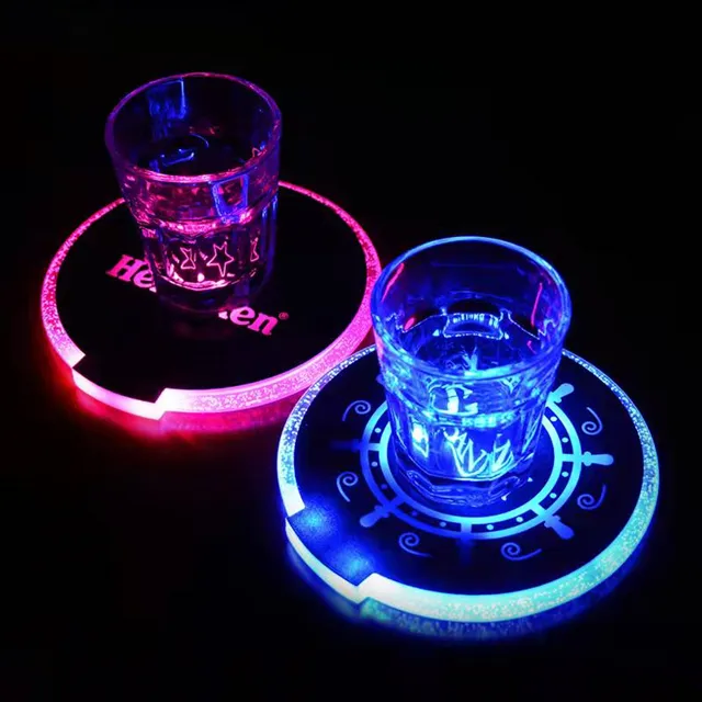 인기있는 사용자 정의 빛 빛나는 LED 색상 변경 컵 받침