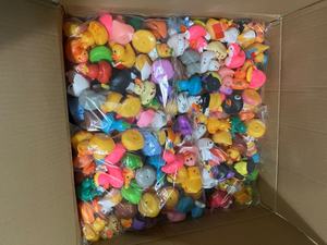 Giocattolo da bagno di vendita caldo 2 pollici di gomma anatre alla rinfusa di gomma papere artiglio macchina anatre jeep anatre - Product Image 5