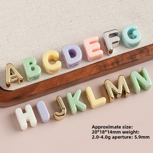 Perles en plastique acrylique UV irisées à grand trou 16*20mm, lettres de l'<span class=keywords><strong>alphabet</strong></span>, pour chaîne de téléphone portable et porte-clés DIY - Product Image 3