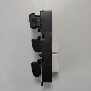 Interruptor regulador de ventana de alta calidad y <span class=keywords><strong>precio</strong></span> razonable 84820-60120 para <span class=keywords><strong>Toyota</strong></span> - Product Image 2