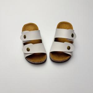 Sandales de plage pour enfants en cuir PU tendance, vente en gros, mignonnes pour les garçons et les filles - Product Image 5