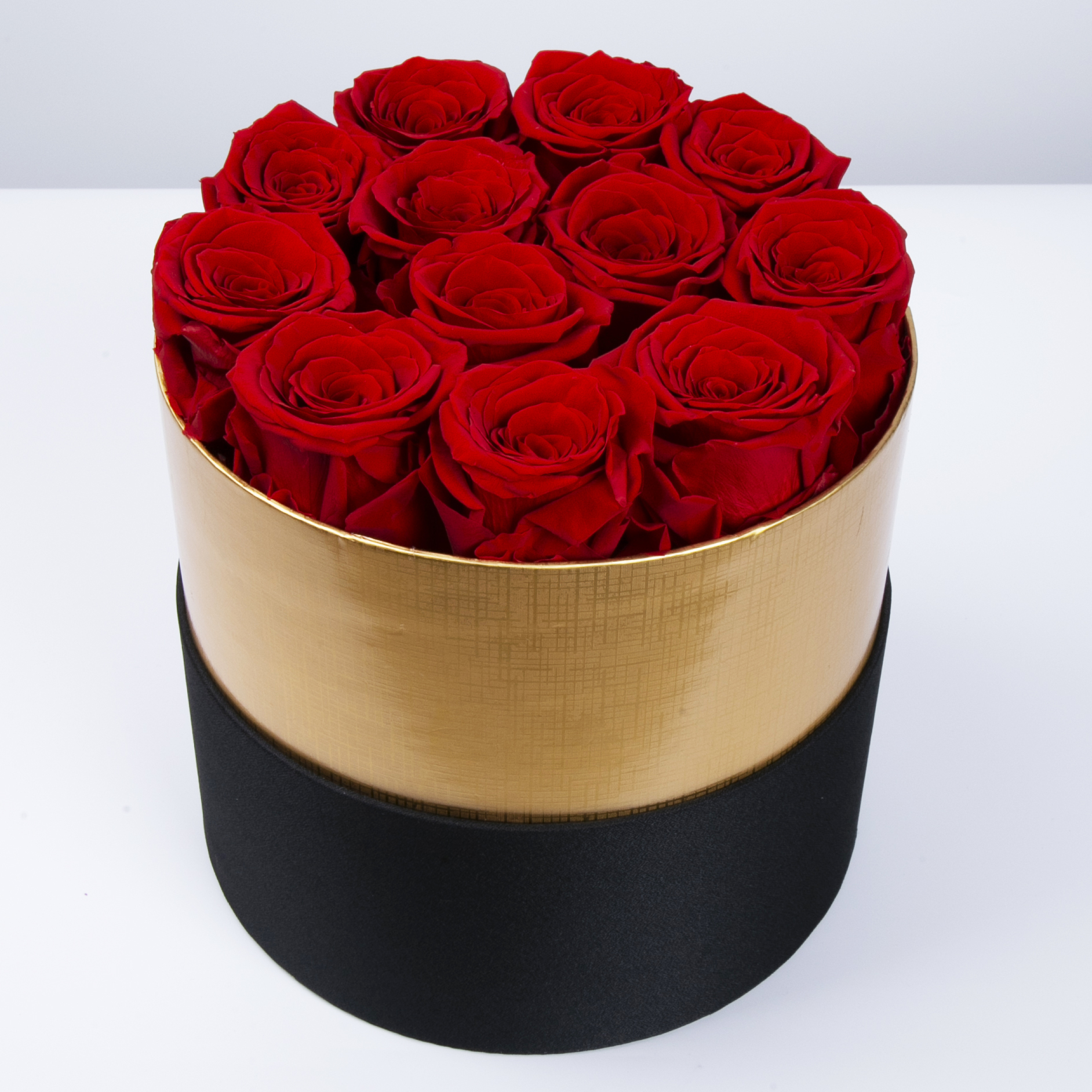 12 Roses In Golden-edge Box