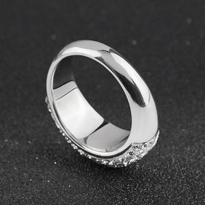 Anillo de Acero Inoxidable para Mujer con Cristales de Circonia Cúbica, Anillo de Compromiso y Boda Elegante para Damas - Product Image 3