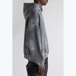 Felpa con Cappuccio Oversize in Cotone 100% Nero Sbiadito dal Sole con Bordi Consumati e Spalle Scese - Product Image 2