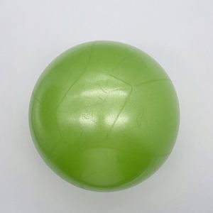 Ballon de Pilates 25 cm du fabricant, ballon de fitness en paille pour gluteus, avec logo personnalisé, mini ballon de yoga en PVC pour exercices - Product Image 2