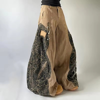 Pantalon en jean cargo évasé à jambe large, style vintage, imprimé léopard brodé, lavage délavé, fabrication OEM YT