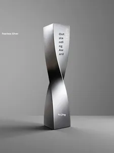 Trofeo Exclusivo de Cristal y Metal |   Premios de Reunión Anual de Alta Gama Hechos a Medida para la Excelencia Corporativa, Fabricados en China - Product Image 2
