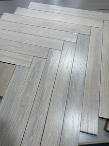 <span class=keywords><strong>Parquet</strong></span> en chevrons brossé blanc de qualité AB, 18 mm, en teck massif chinois, système à rainures et languettes pour usage intérieur - Product Image 2