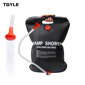 Bolsa de ducha de campamento portátil de 20L/5 galones solares con manguera extraíble y cabezal de ducha conmutable de encendido y apagado para acampar al aire libre y viajar - Product Image 1