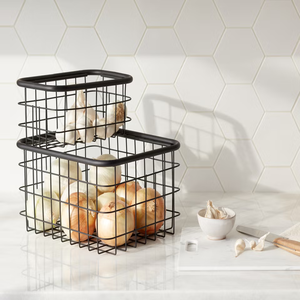 Panier rectangulaire <span class=keywords><strong>urbain</strong></span> moderne en fil métallique noir Organisateur détachable et empilable pour la cuisine et le salon Paniers de rangement urbains - Product Image 1