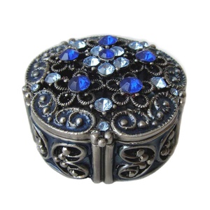 Antique <span class=keywords><strong>Pewter</strong></span> Bàn Tay Màu Xanh Tráng Men Và Jeweled Vòng Kim Loại Kẽm Hợp Kim Trang Sức Hộp Nữ Trang - Product Image 1