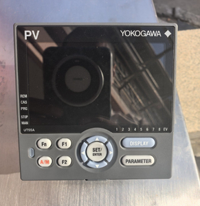 New Original Japanese <b>Temperature</b> <b>Controller</b>, Yokogawa UT55A-010-11-00, <b>Temperature</b> Control Switch - Product Image 4