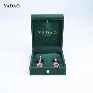 Confezionamento di gioielli in stile classico e di lusso con Logo personalizzato verde Led forma quadrata scatole di gioielli stesso velluto verde all'interno - Product Image 3