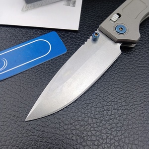 Cuchillo plegable pequeño BM748 con mango de cuero para uso diario (EDC) - Product Image 2
