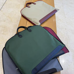 Bolsa de Ropa Personalizada de Alta Gama para Colgar Ropa, Bolsas Grandes para Trajes con Cremallera, Funda para Traje de Oxford Reciclado - Product Image 1