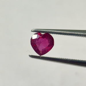 Rubíes Cultivados en Laboratorio, Piedras Preciosas Sueltas en Forma de Corazón, Facetadas, Rubíes Rojos Sintéticos Certificados con Inclusiones de Vidrio - Product Image 1