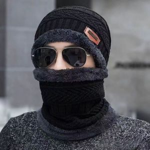 Bonnet-écharpe polaire d'hiver épais et chaud en laine tricotée pour hommes et femmes, idéal pour le cyclisme, le ski et la protection contre le froid, avec masque de cou intégré - Product Image 3